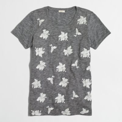 Factory embroidered flowers collector T-shirt